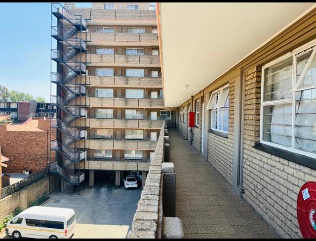 2 BEDROOM APARTMENT FOR SALE IN BENONI CENTRAL
